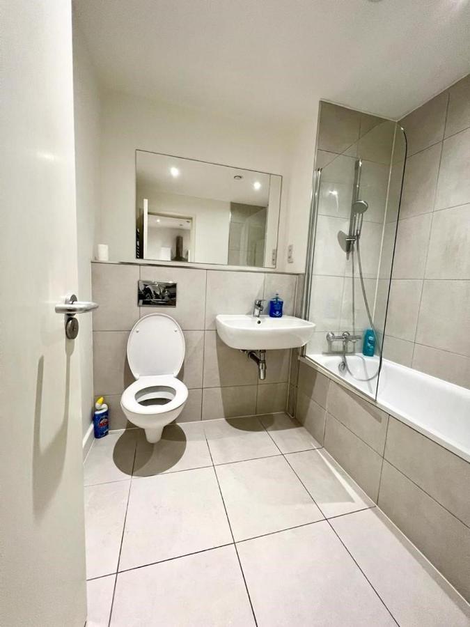 Immaculate Flat In West Croydon Apartment Exterior photo